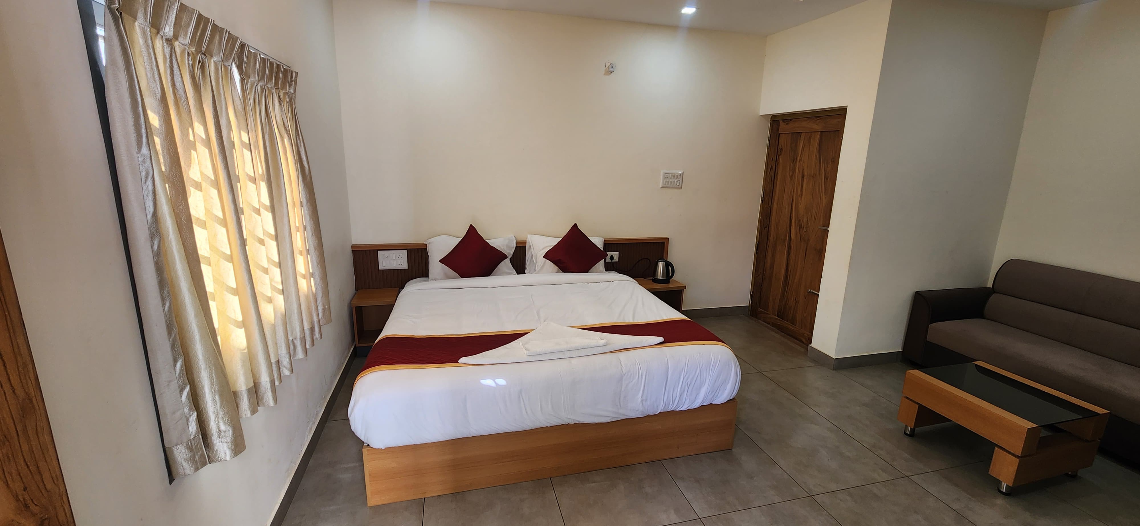 accomodation in Kanthalloor